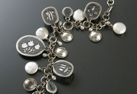 Heroin/e Bracelet: Memento Mori